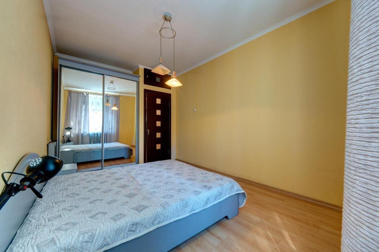 Apartments With Three Rooms On Shevchenko Blvd 키예프 외부 사진