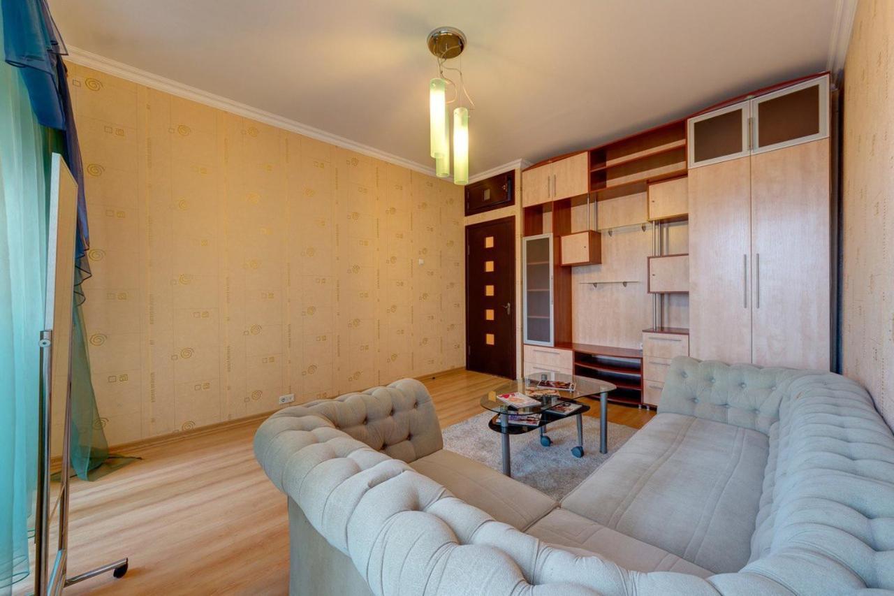 Apartments With Three Rooms On Shevchenko Blvd 키예프 외부 사진