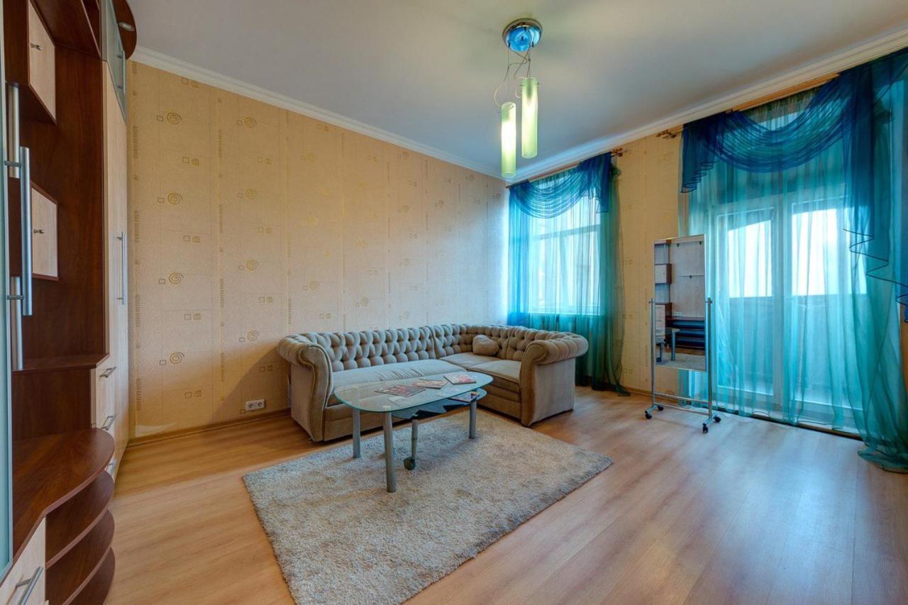Apartments With Three Rooms On Shevchenko Blvd 키예프 외부 사진