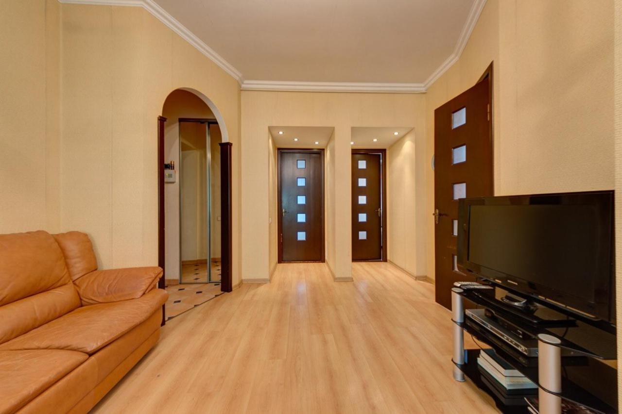 Apartments With Three Rooms On Shevchenko Blvd 키예프 외부 사진